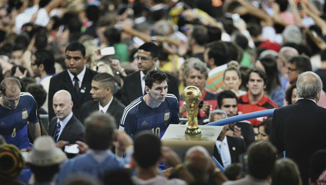 科尔威尔：我出身贫困且人生本可能不同，所以想帮助贫困儿童（科尔威尔：出身贫寒、人生本可不同，因此要帮助贫困儿童）