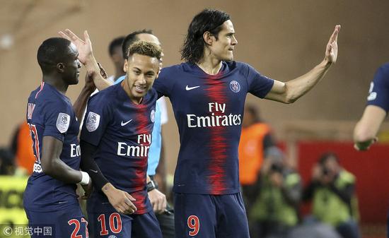 NBA：湖人险胜火箭 詹姆斯砍下35分（詹姆斯轰35分助湖人惊险击败火箭）