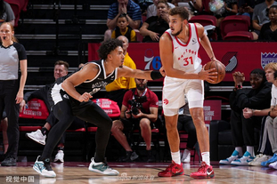 03-04赛季以来，埃弗顿第2次在英超主场的上半时0射门（自2003-04赛季以来，埃弗顿仅第2次在英超主场上半场0射门）