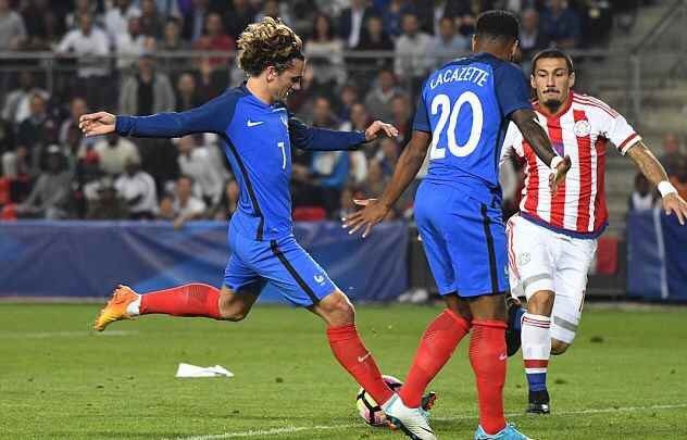 💡早报：利物浦曼城双双折戟，巴萨拜仁收获大胜（晨报：利物浦曼城同遭失利，巴萨拜仁大胜告捷）