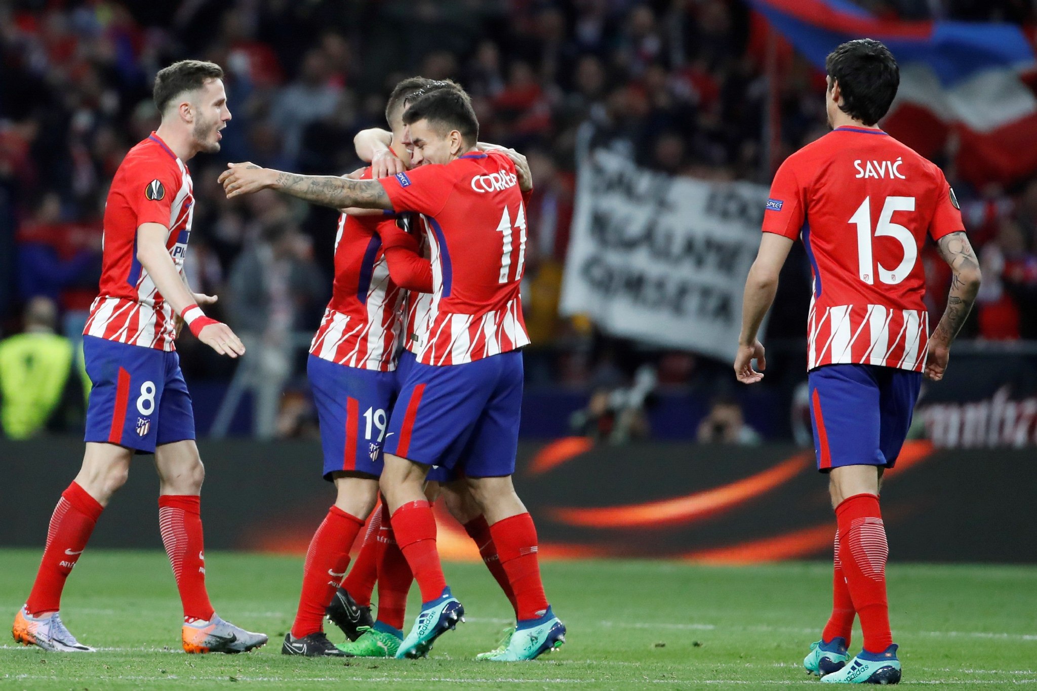 半场战报：科隆1-0汉堡，阿赫破门（上半场：阿赫破门，科隆1-0领先汉堡）