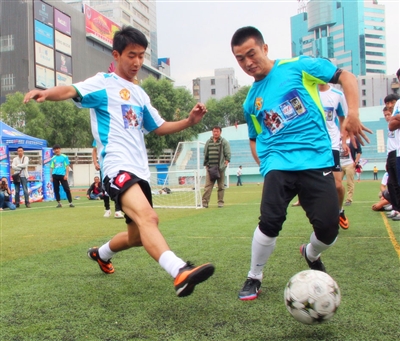 欧冠周最佳球员评选：奥斯梅恩、福登、梅里诺、福布斯（欧冠周最佳候选名单：奥斯梅恩、福登、梅里诺、福布斯）