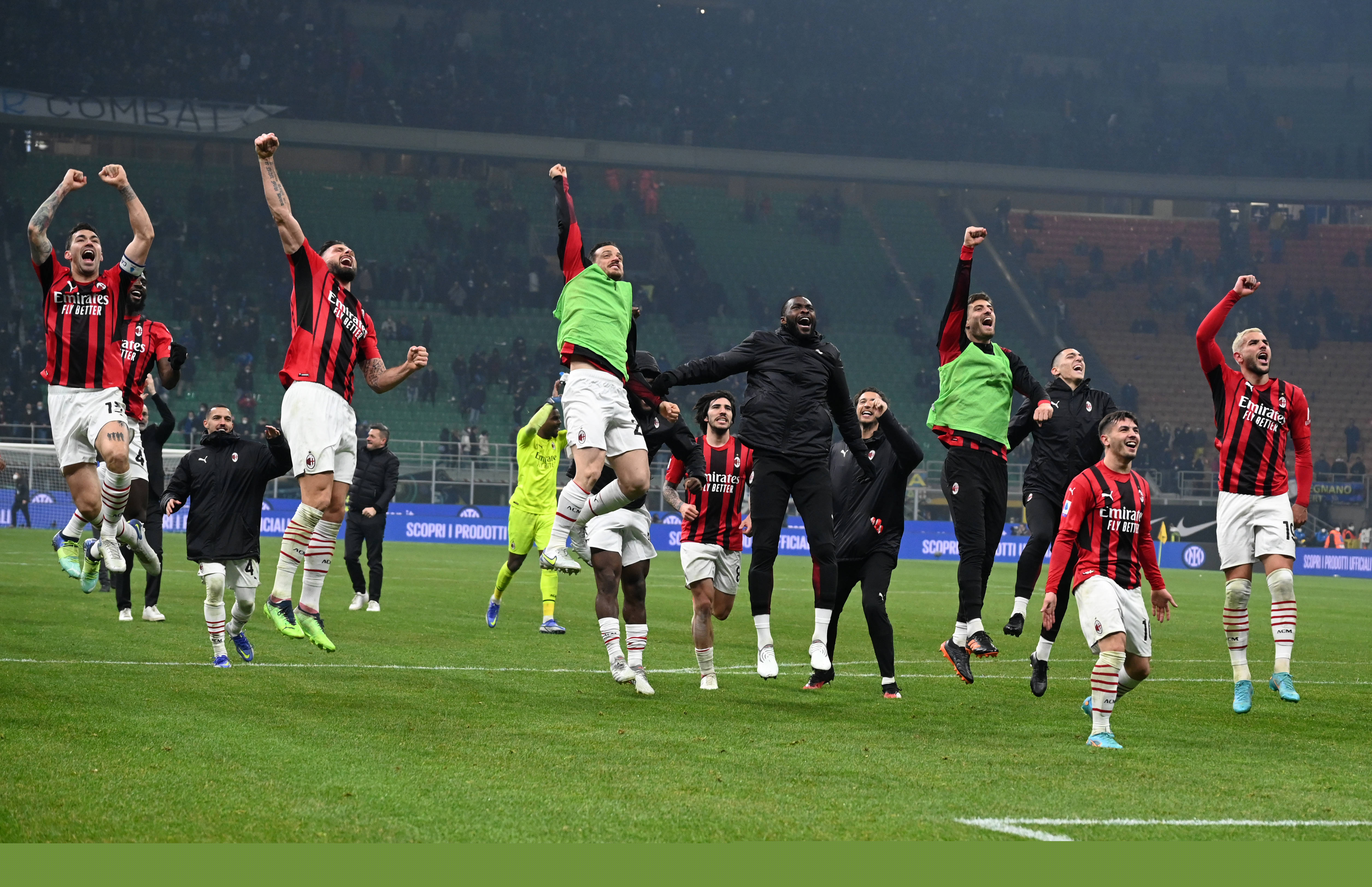 曼联1-1西汉姆联，拉齐奥1-0米兰，英超低谷期持续。（曼联1-1平西汉姆，拉齐奥1-0胜米兰，英超颓势未止）