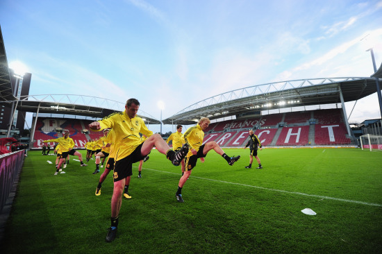 全是重磅对决！联赛杯半决赛：伦敦德比切尔西vs阿森纳，曼城vs纽卡（联赛杯半决赛双重焦点：伦敦德比切尔西战阿森纳，曼城迎战纽卡斯尔）